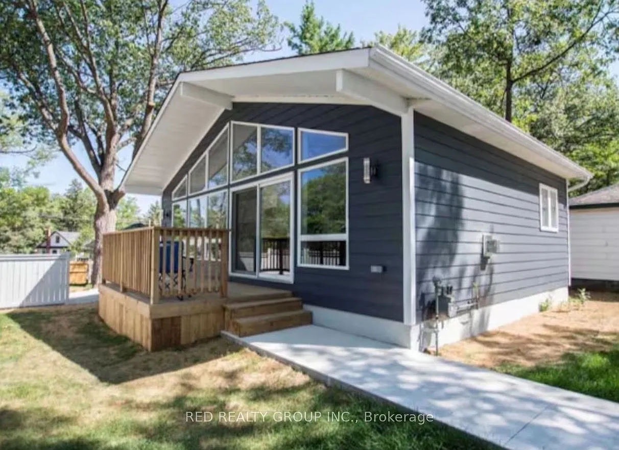 3 bed, $2,500 — Photo 1