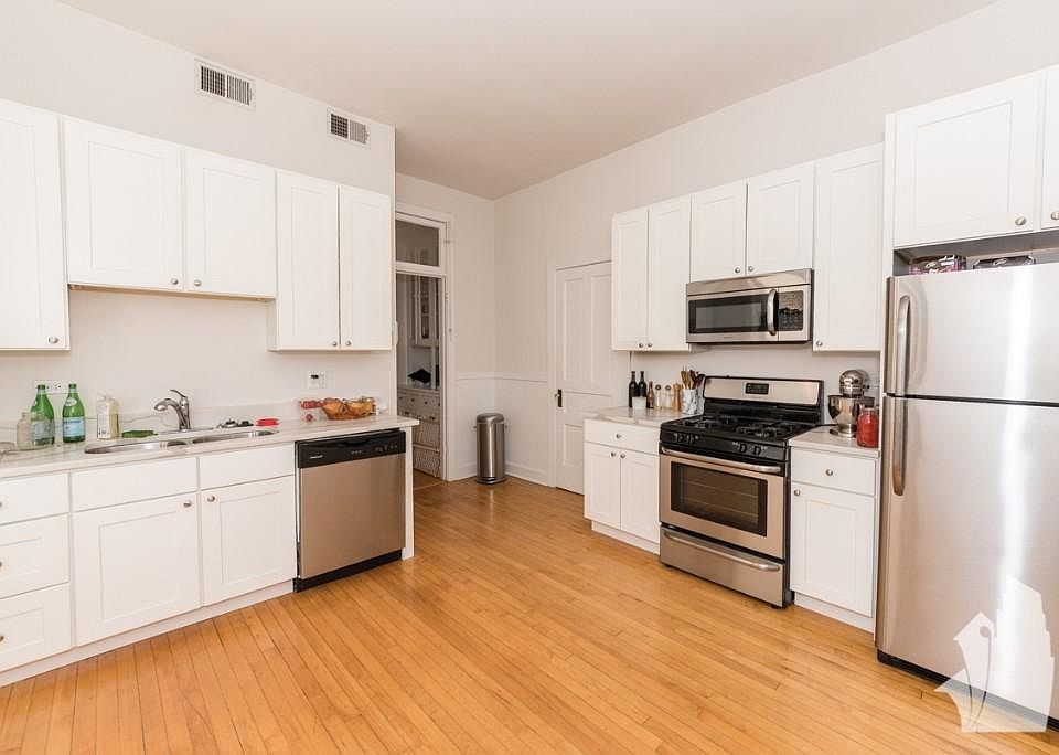 1st image of 1629 N Burling St #2F9