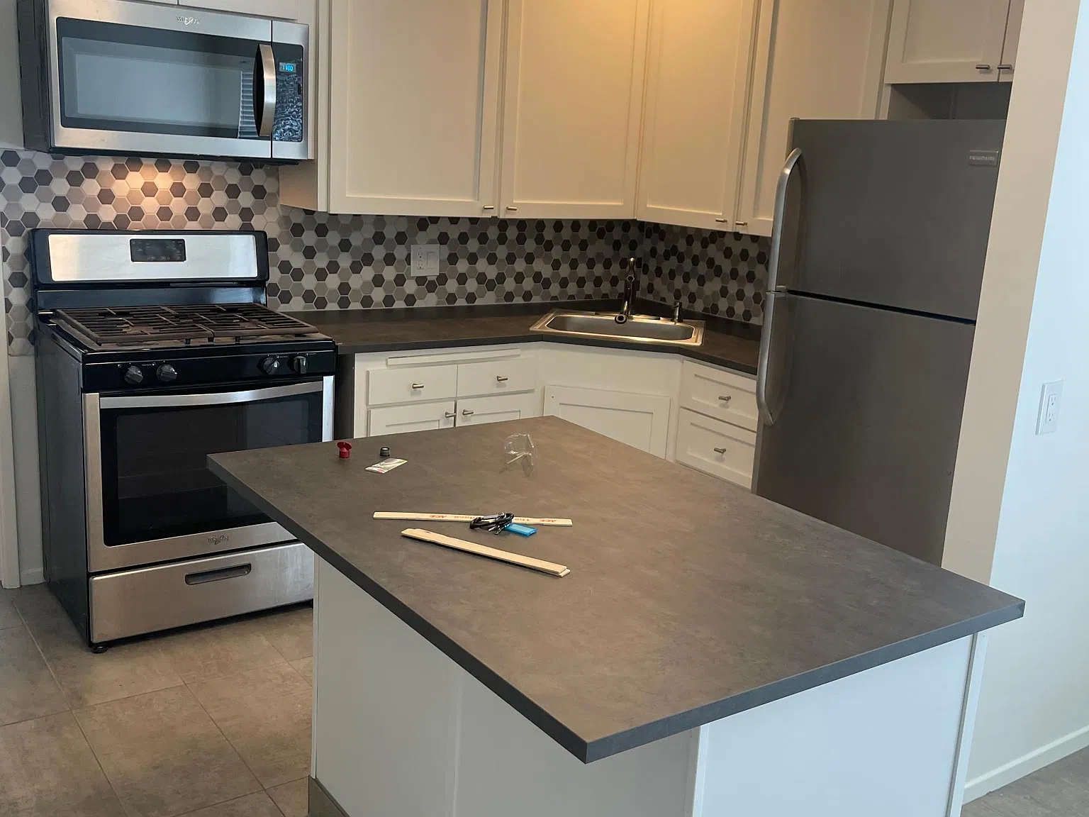 650 E Palm Canyon Dr — Photo 1