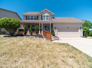 7926 W Glenbrook Rd, Milwaukee, WI 53223