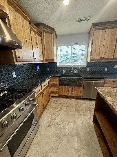 1345 Agate Road - 1 — Photo 3