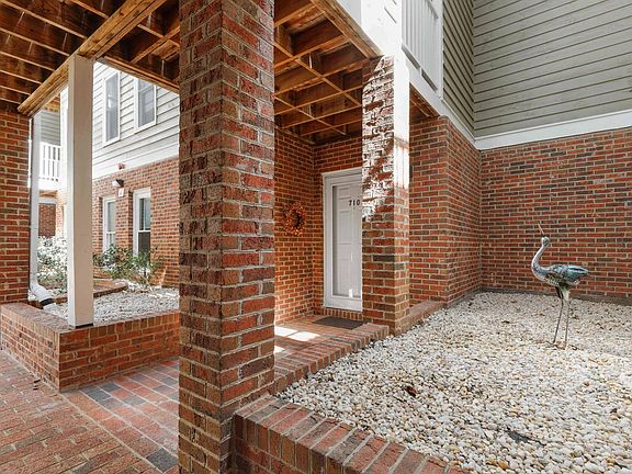 3rd image of 710 Springfork Dr