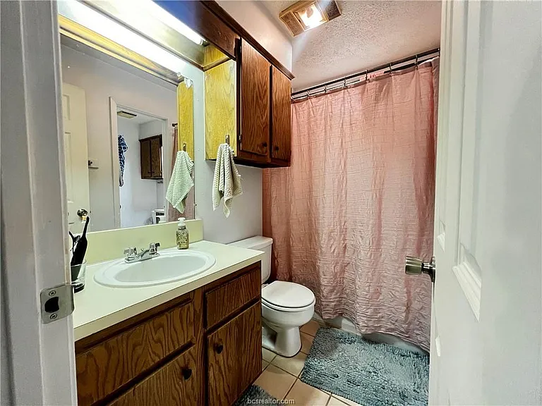 2406 Bandera Dr — Photo 7