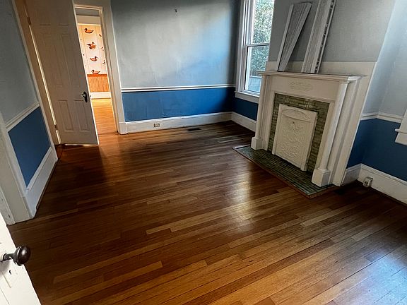 4th image of 218 E 42nd St #1
