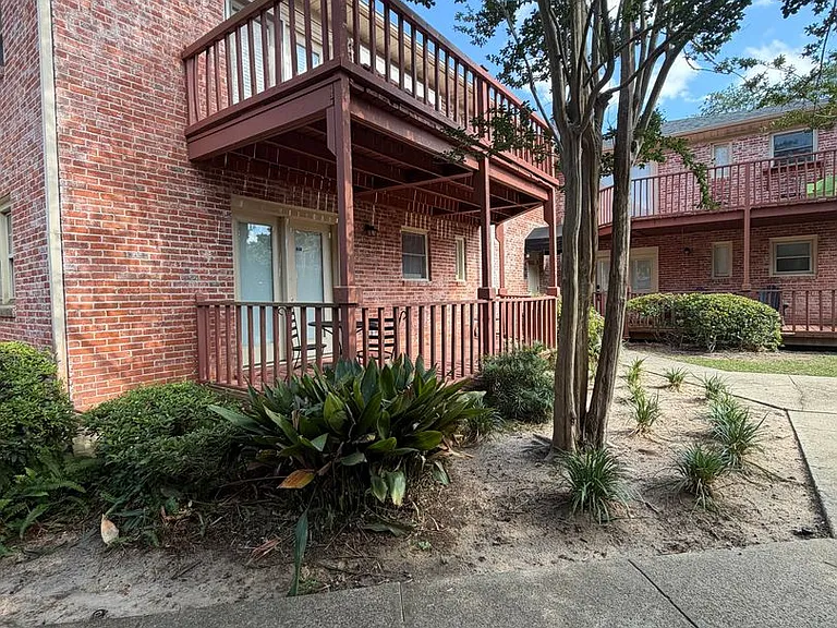 Large Studio Condo Downtown Walking Distance to the Florida State Capitol — Photo 32