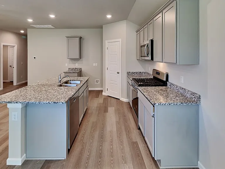 10504 SW 41st St — Photo 7