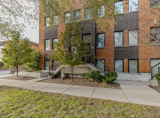 68 Winston Park Blvd #57, Toronto, ON M3K 1C3