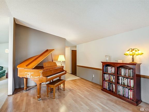 5th image of 5213 S 298th Ct