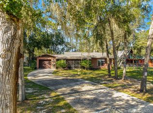 17051 SE 61st Pl, Ocklawaha, FL 32179