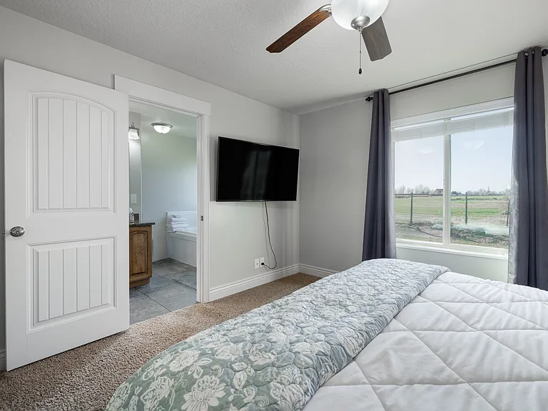 1808 E 2000 S — Photo 15