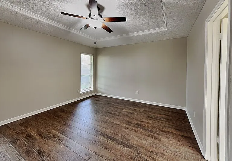 7709 Silveridge Dr — Photo 14