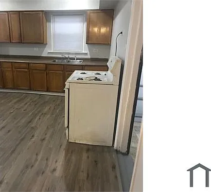 8110 S Burnham Ave — Photo 2