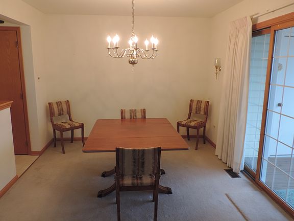 4th image of 9985 Cambridge Dr