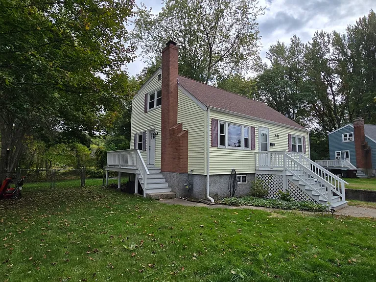 57 Maynard Rd — Photo 5