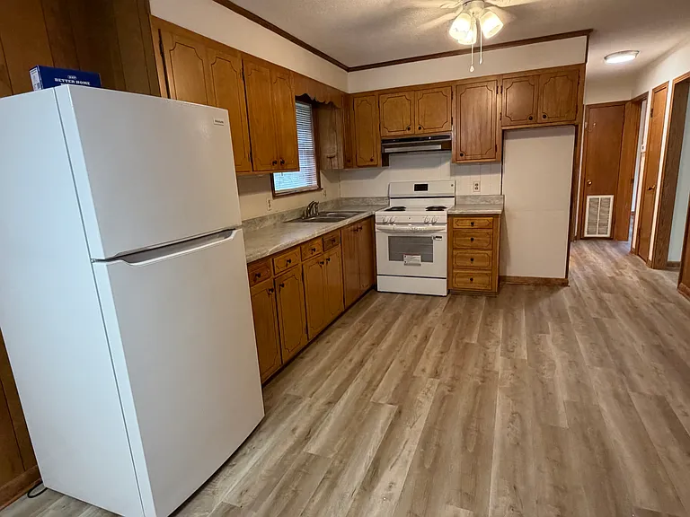 803 N Main St — Photo 6