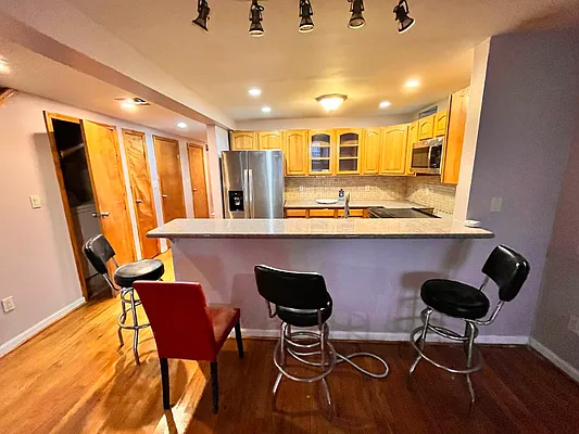 Rented by Space Real Estate | media 35