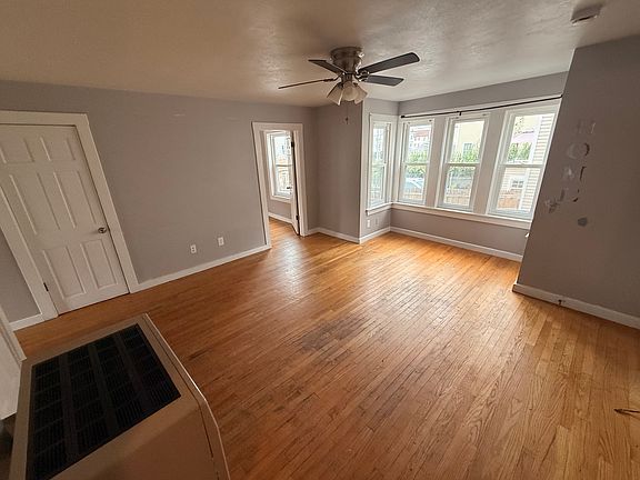4th image of 139 Pitman St #1W