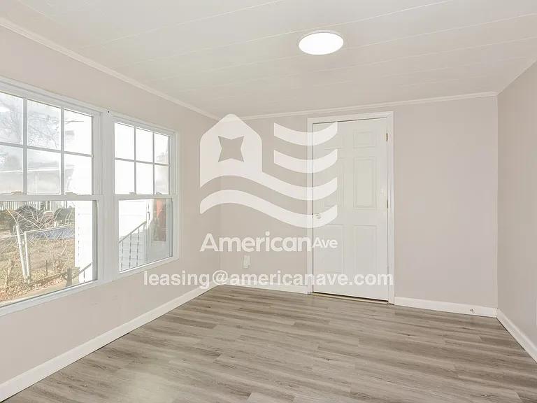 417926_010_wm_-_main_bedroom_13458435.jpg