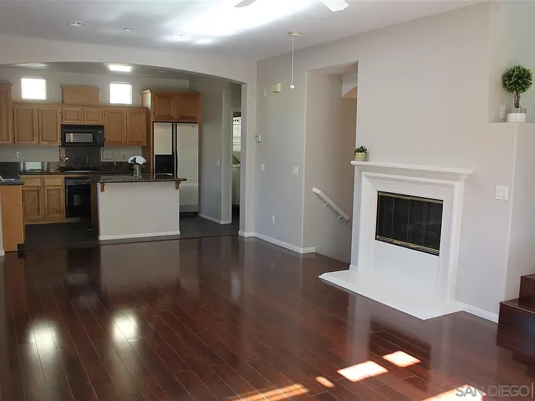 2630 Escala Cir — Photo 3