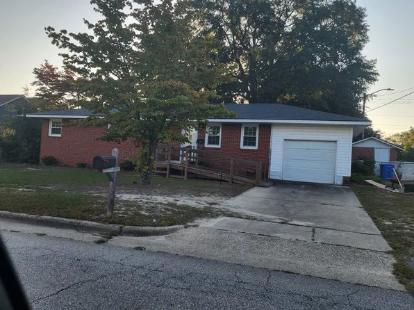 2005 Camden Rd, Fayetteville, NC 28306