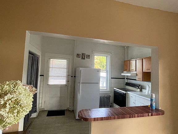 4th image of 106 N Valley Ave