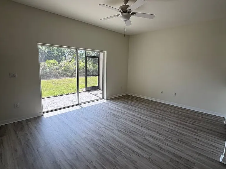 1060 San Cristobal Ave — Photo 12