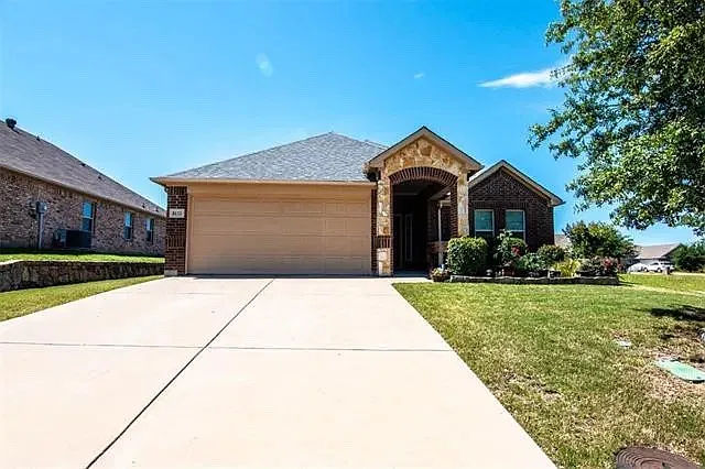 3 bed, 1835 sqft, $2,700 — Photo 1