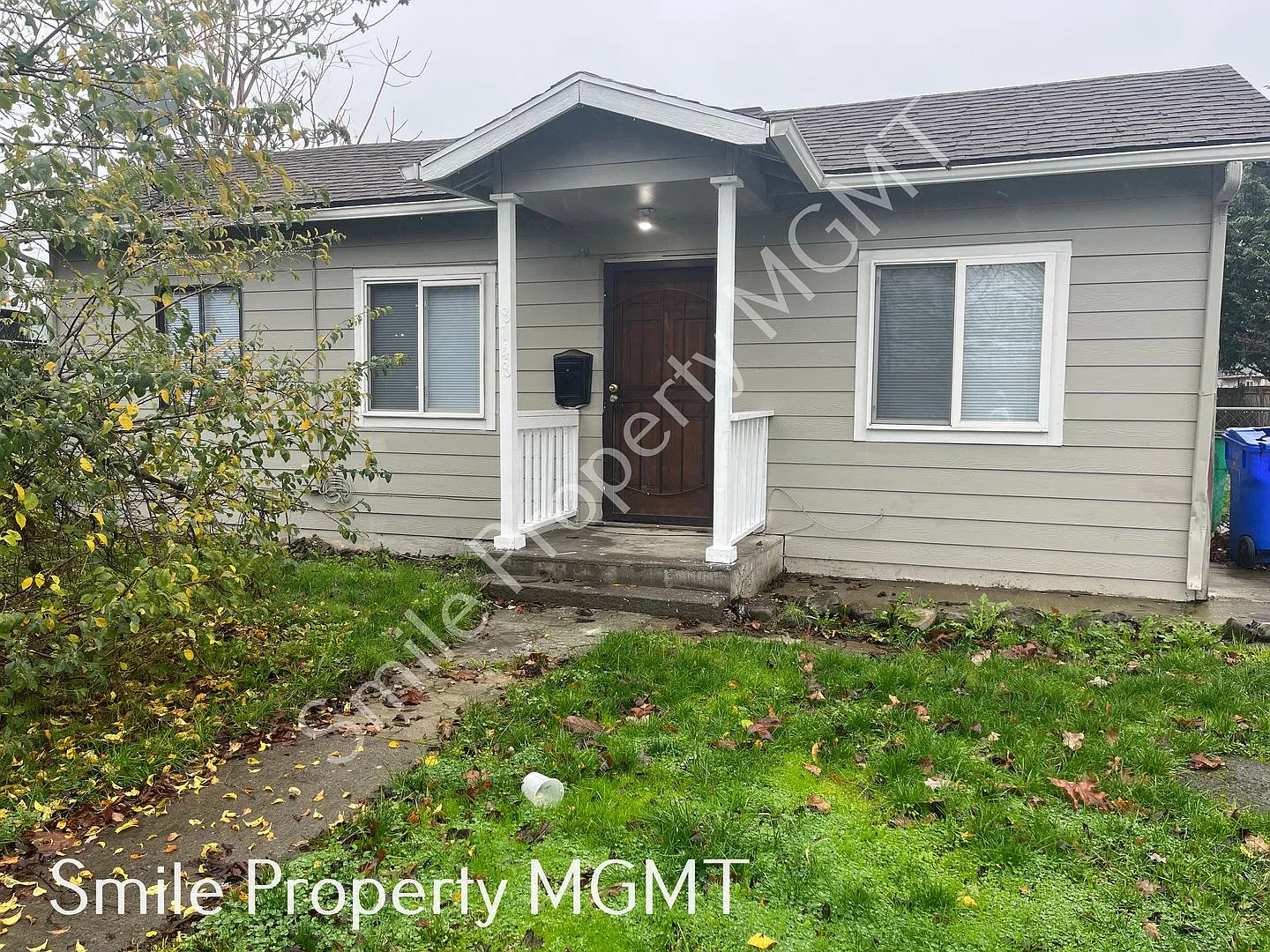 A nice house with 2-bedroom & 1-bonusroom and 1.5 baths. — Photo 2