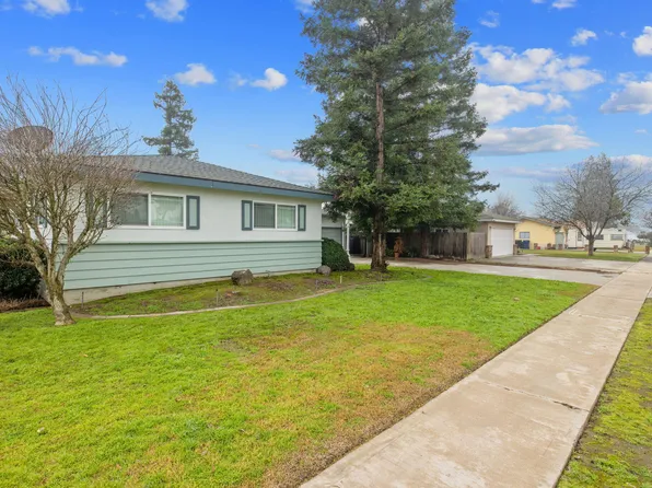 479 E Sandra Avenue, Tulare, CA 93274