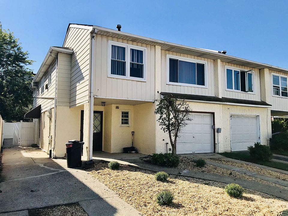 1st image of 97 Dogwood Dr