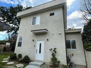 15468 Dickens St, Sherman Oaks, CA 91403