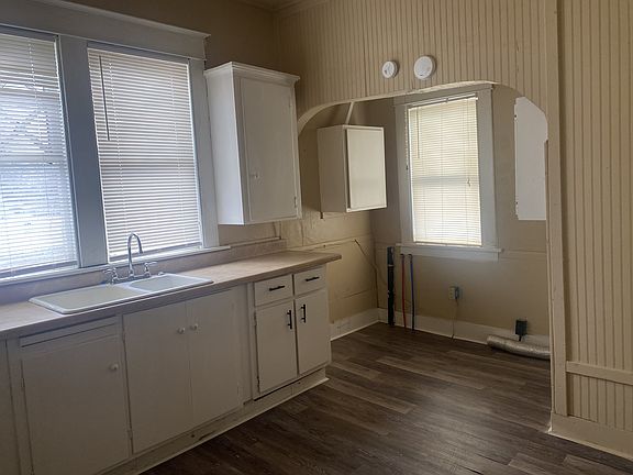 3rd image of 1822 Maple St #1822MPL