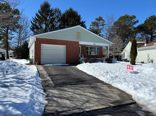 19 Lyford Ct, Toms River, NJ 08757