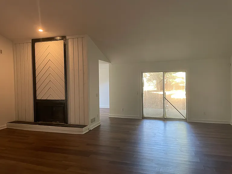 5132 Winterberry Dr — Photo 2