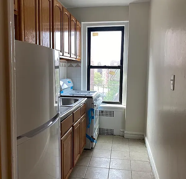 782 E 32nd St #B7 — Photo 6