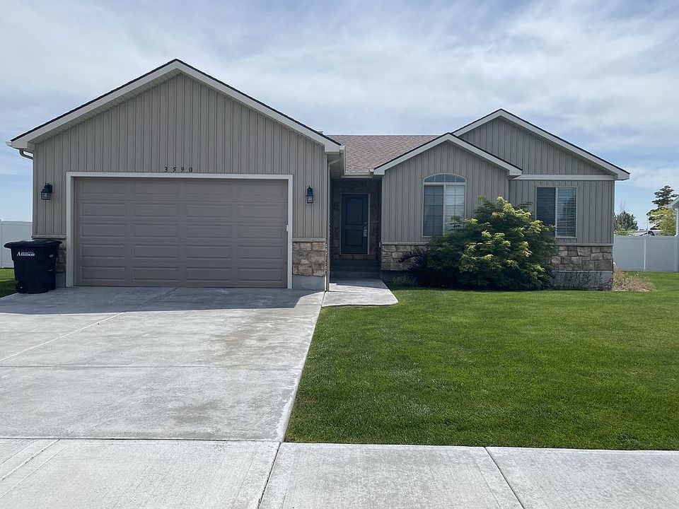 1st image of 3590 E Briar Creek Ln