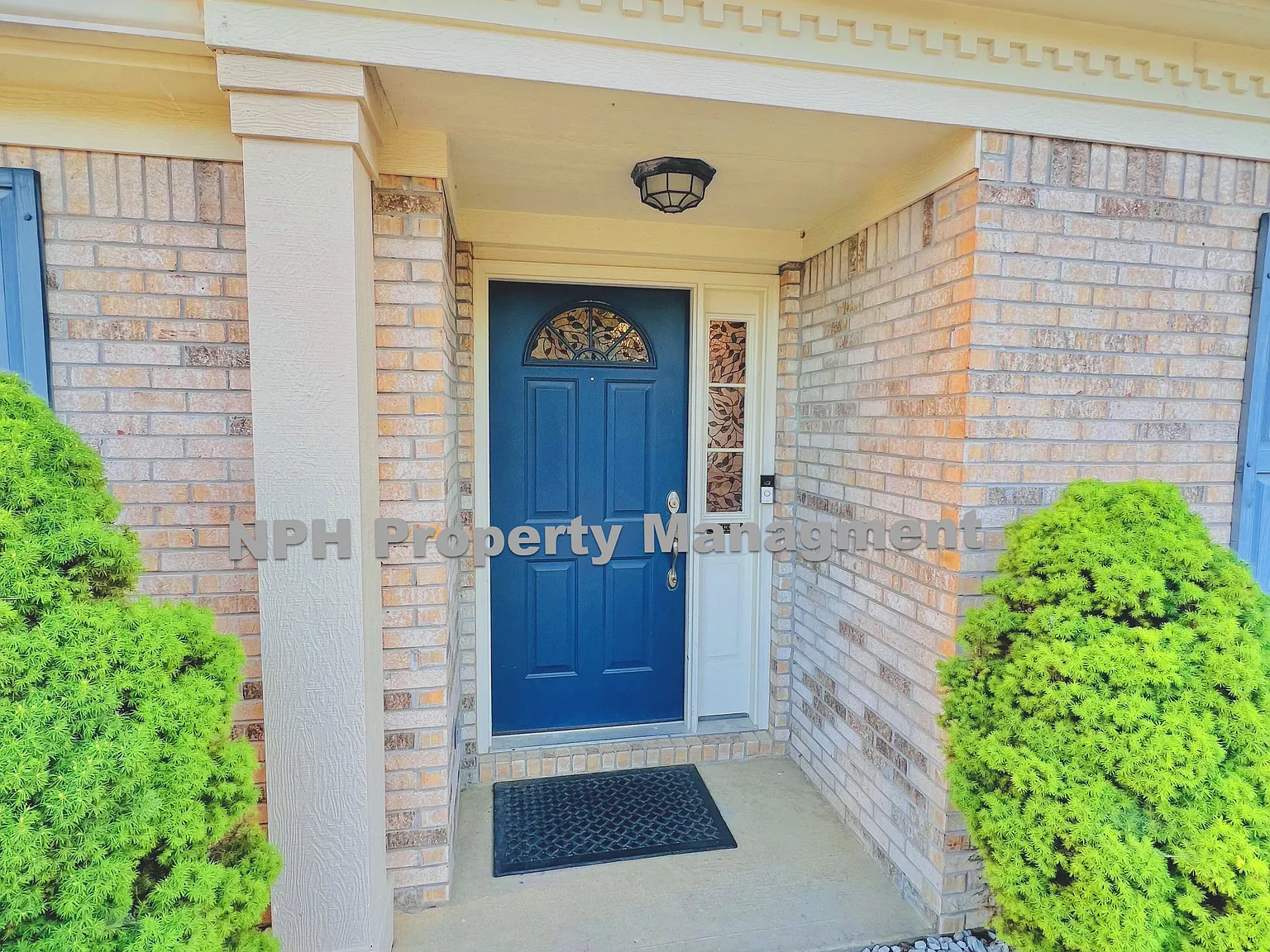 3 bed, 1956 sqft, $2,168 — Photo 4