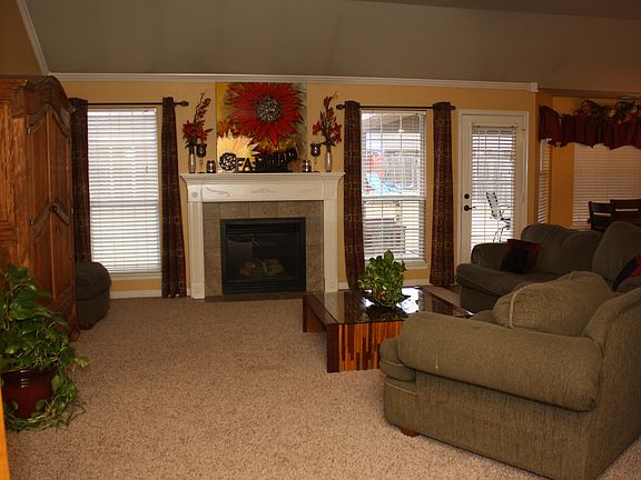 4th image of 9803 N 102nd Ave E