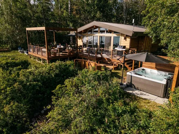 391 SW Birchcliff Rd, Birchcliff, AB T4S 1R6