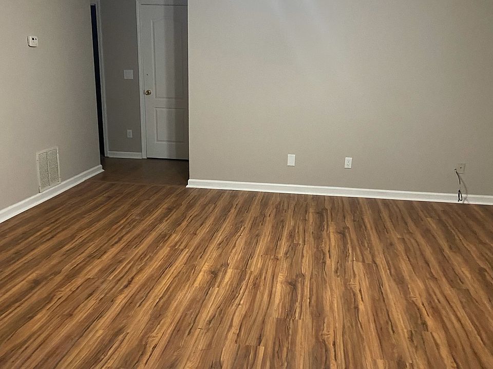 2nd image of 730 Stillwater Ln