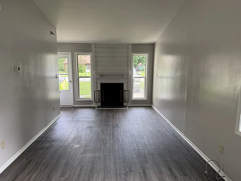 109 Twin Wood Dr — Photo 2