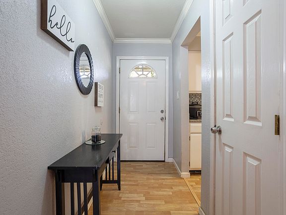 4th image of 4 Joanna Ln