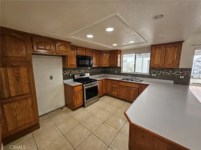 15271 Cadiz Dr — Photo 12