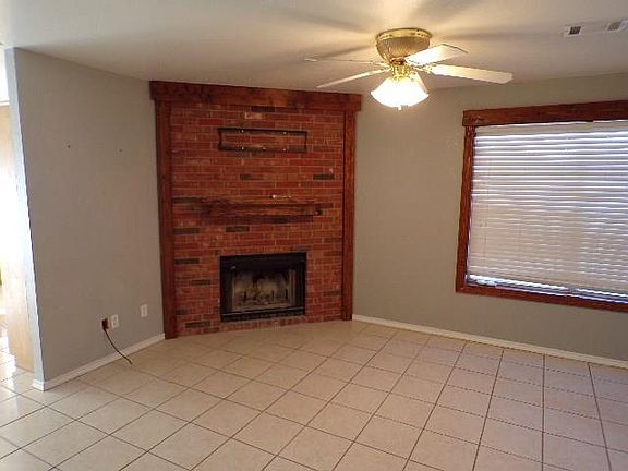 3rd image of 110 Lynch Dr