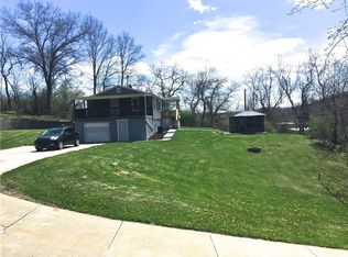 1571 Oakdale Rd, Oakdale, PA 15071