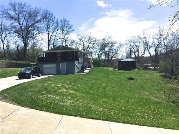 1571 Oakdale Rd, Oakdale, PA 15071