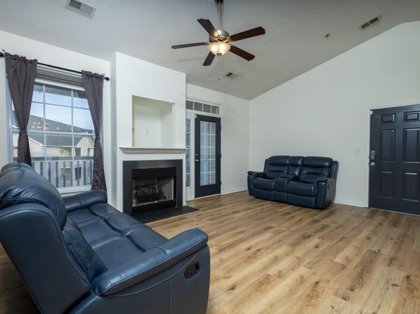 3031 Winston Dr APT 302, Burlington, NC 27215