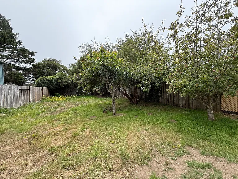1075 Pacific Ave — Photo 18