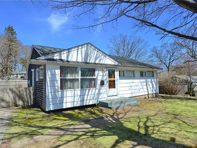67 Flagg Ave, Warwick, RI, 02886