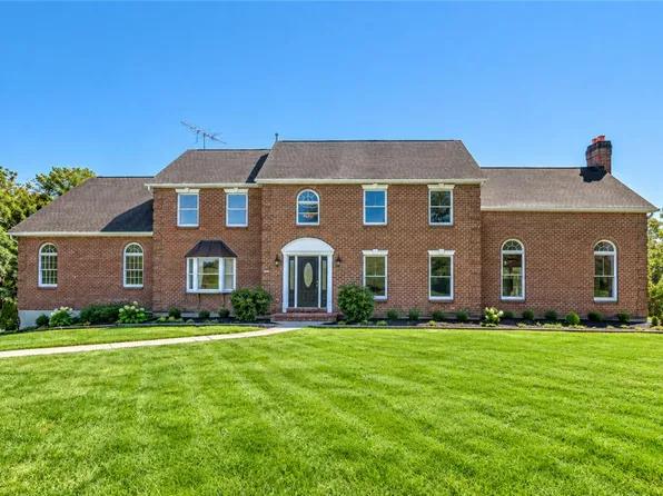 1556 Farmersville Rd, Bethlehem, PA 18020